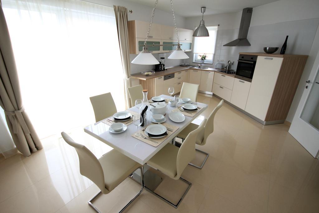 Apartments Villa Mantinela Malinska Rum bild